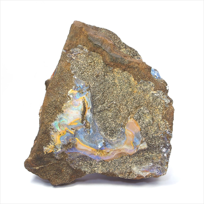 鉄鉱石の母岩（ボルダー）に形成されたオパール