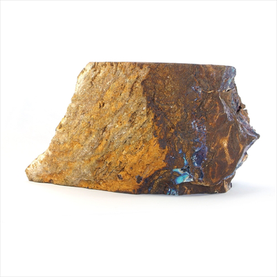 鉄鉱石表面に露出したオパール層。