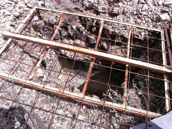 ブラックオパール鉱山跡